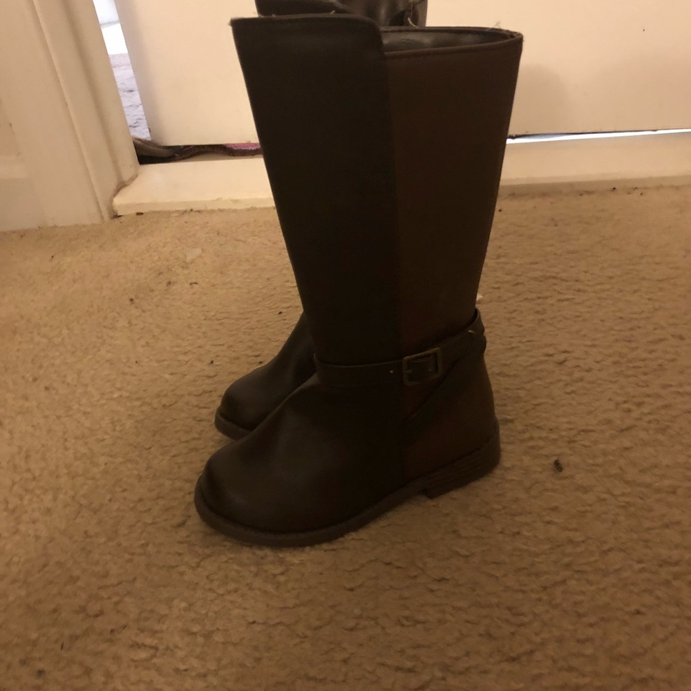 Boots - Picture 3 of 3